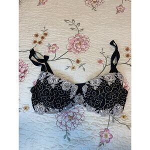 black and white victorias secret embroidered bra